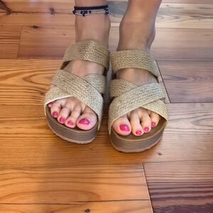 Women's Tan Sandals
